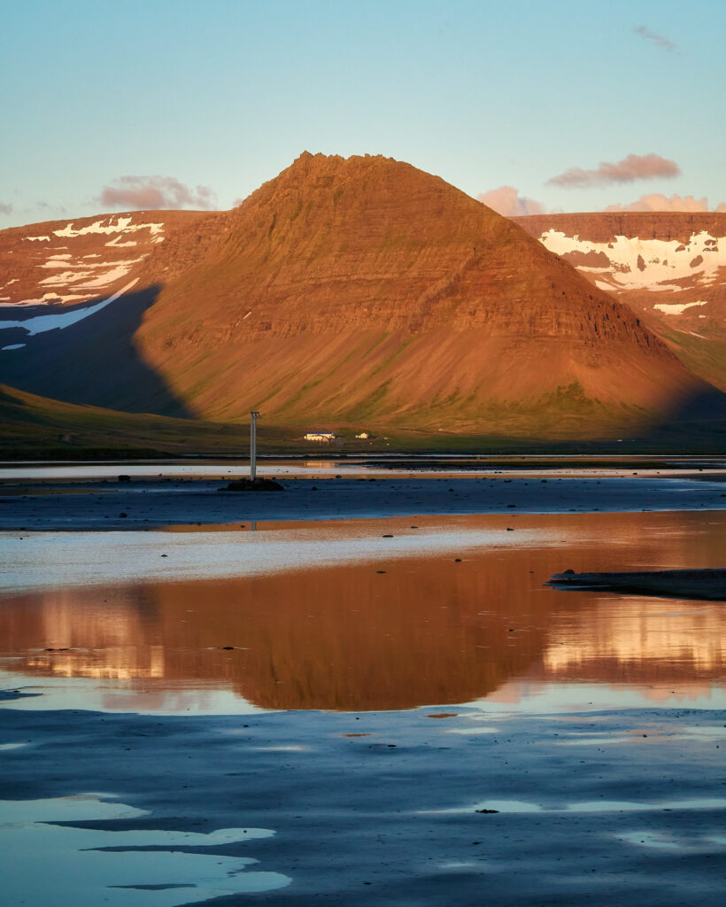 Una montaña de los fiordos del oeste de Islandia